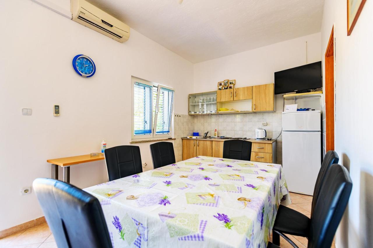 Apartmant Prosika Паг Екстер'єр фото