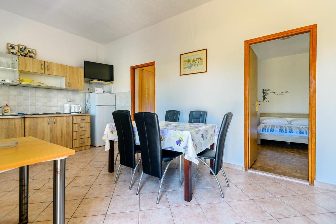 Apartmant Prosika Паг Екстер'єр фото