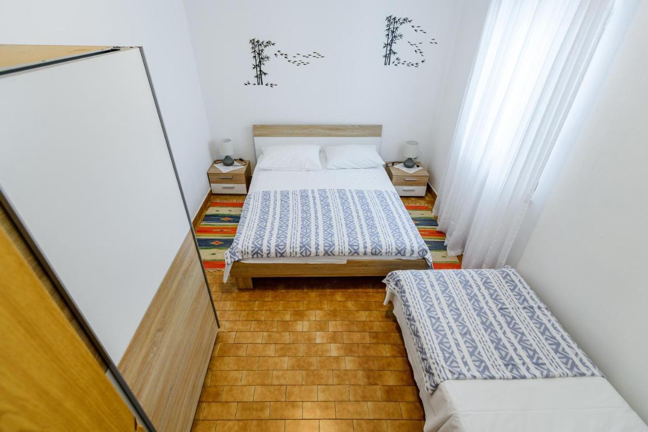 Apartmant Prosika Паг Екстер'єр фото